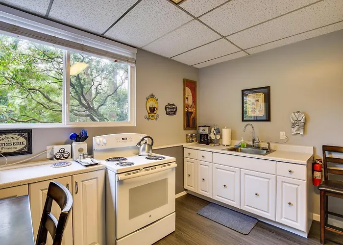 Portland Vacation Rental About 11 Miles To Downtown